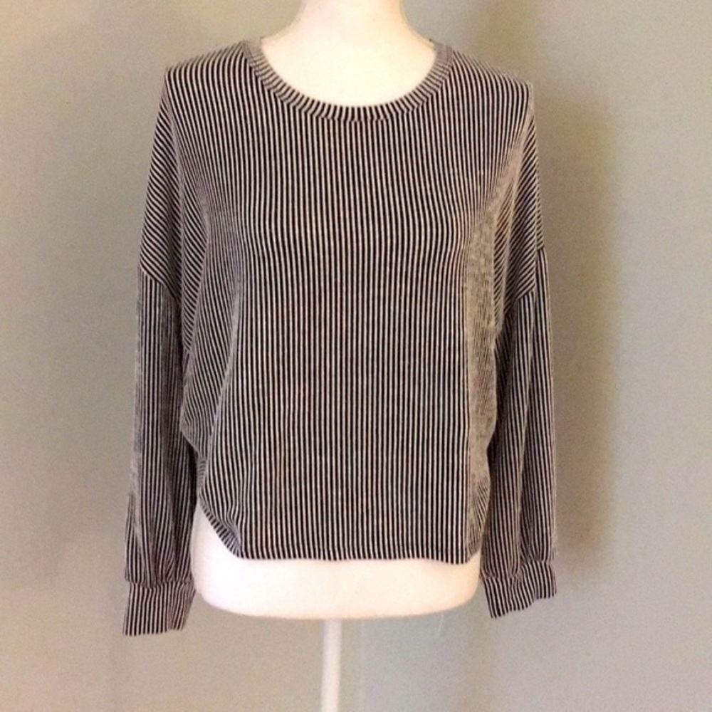 CAUTION TO THE WIND black/white‎ striped top